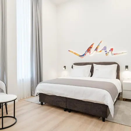 Eleven Hotel 4*